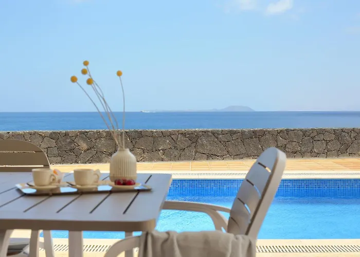 Villa Casa Elena Playa Blanca